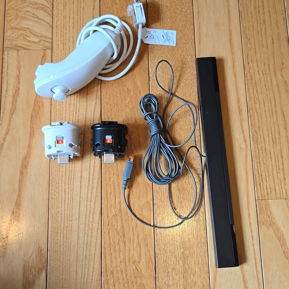 Nintendo Wii + 3 Wii Games Wii Sport Resorts, Just Dance 2014 & 2015. NO REMOTES - Picture 12 of 16